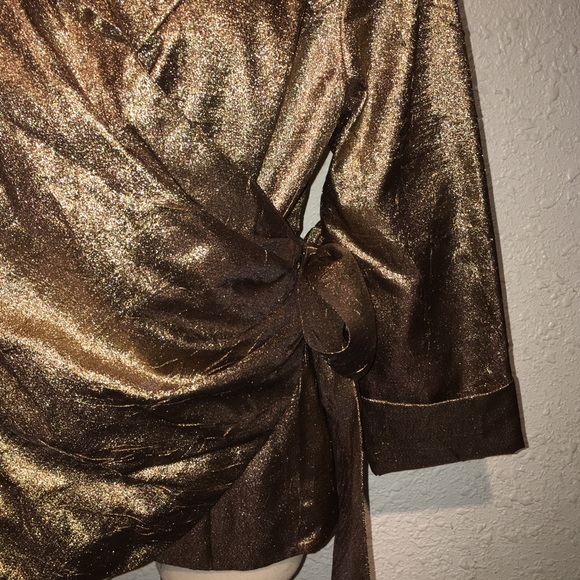 Cachet Gold Wrap Top A27 - Picture 4 of 6